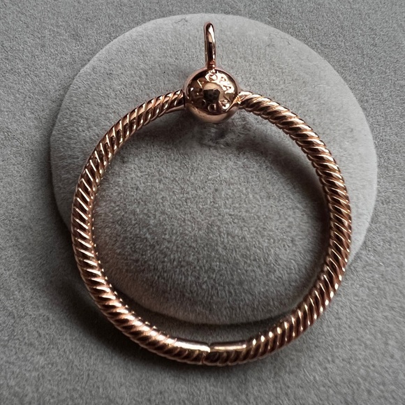 Pandora Moments Medium O Pendant Rose Gold - Picture 2 of 10